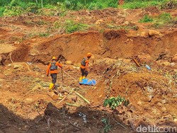 3 Korban Tertimbun Longsor di Arjasari Bandung Belum Ditemukan