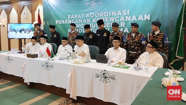 Gus Yahya gagal menggelar rapat pleno PBNU karena ketidakhadiran Rais Aam. Rapat diubah menjadi koordinasi fokus penanggulangan bencana.