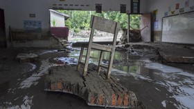 FOTO: 2.798 Sekolah Rusak Diterjang Banjir Longsor di Sumatra