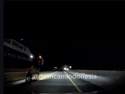 Sopir PO Rosalia Indah Ugal-ugalan di Tol: dari Bahu Jalan Langsung Potong Kanan