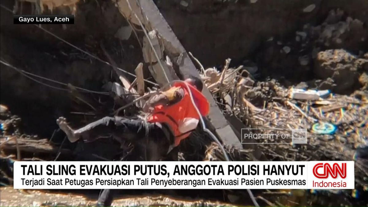 VIDEO: Tali Evakuasi Putus! Anggota Polisi Hanyut