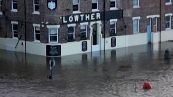 Penampakan Kota di Inggris Terendam Banjir Imbas Badai Bram