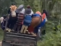 Video Viral Truk Ugalan-ugalan Saat Bawa Banyak Penumpang di Enrekang