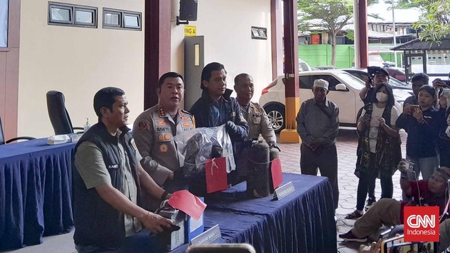 Polres Metro Jakarta Pusat menetapkan MW, Dirut Terra Drone, sebagai tersangka kebakaran gedung yang menewaskan 22 orang.