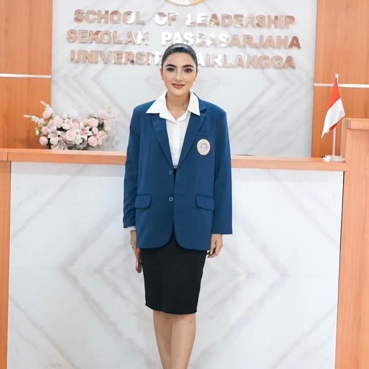 <p>Unggahan itu pun langsung dibanjiri pujian dari keluarga dan para pengikutnya di media sosial. &ldquo;Keren bangett,&rdquo; tulis putranya Azriel Hermansyah. &ldquo;Teruslah menginspirasi, Bunda,&rdquo; tulis akun <em>@aayh****. &ldquo;</em>Semangat bunda ashanty..semoga seger lanjut di tahap selanjutnya,&rdquo; tulis akun <em>@momopodhil_****.&nbsp;</em>(Foto: Instagram @ashanty_ash)</p>