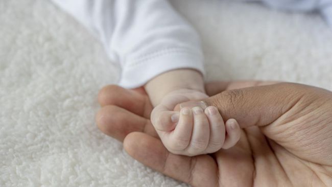 Apakah Bayi yang Meninggal Dunia Bisa Melihat Orang Tuanya? Ini Pandangan Islam