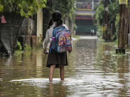 5 Cara Menjelaskan ke Anak tentang Bencana Alam