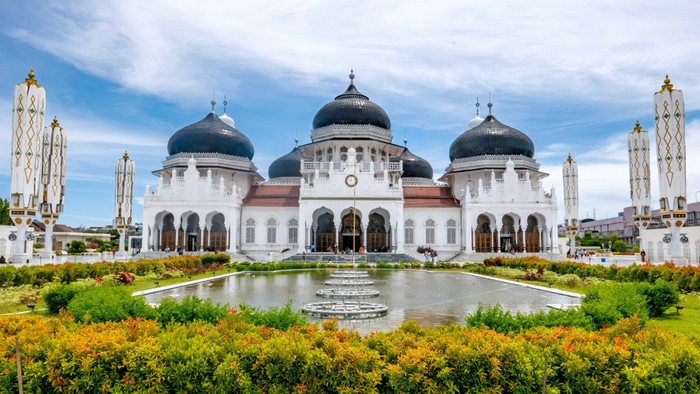 15 Daftar Kota di Indonesia dengan Julukan Uniknya, Sudah Tahu Semua?