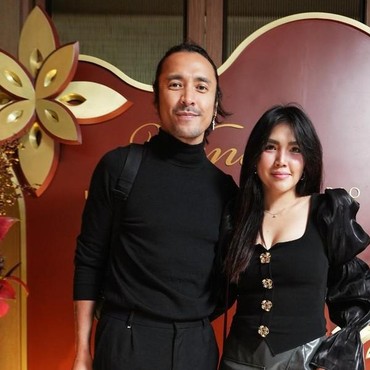 Ello Ungkap Perhiasan Favoritnya hingga Hadiah yang Selalu Dipakai Istri