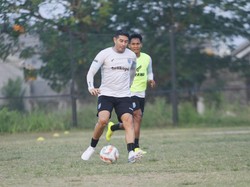 Tiga Pemain Persela Pamit Mundur Jelang Laga Bergulir