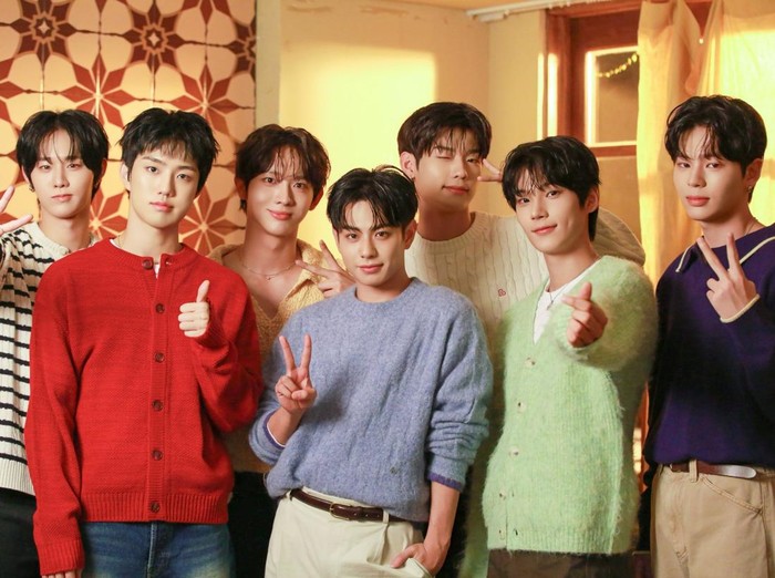 Jellyfish Entertainment memberikan pernyataan mengejutkan bahwa Yoo Seungeon dan Ji Yunseo EVNNE resmi mengakhiri kontrak, dan akan kembali ke agensi awal mereka, Yuehua Entertainment.