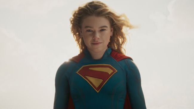 Trailer pertama Supergirl tampilkan Kara Zor-El (Milly Alcock) berbeda dari sepupunya yang penuh optimisme, Superman (David Corenswet).