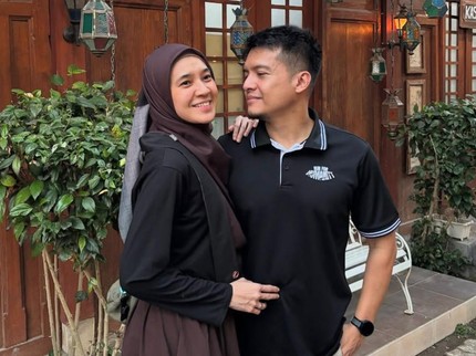 Harapan Dhini Aminarti pada Dimas Seto saat Rayakan Ultah Pernikahan Ke-16 Th