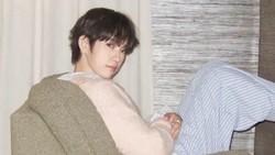 Lirik Lagu Christmas Fever - Jinyoung GOT7