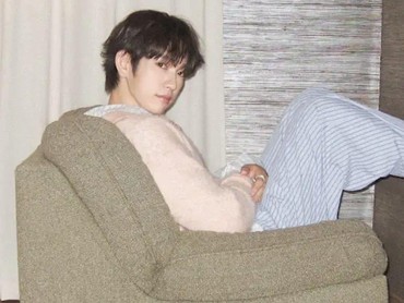 Lirik Lagu Christmas Fever - Jinyoung GOT7