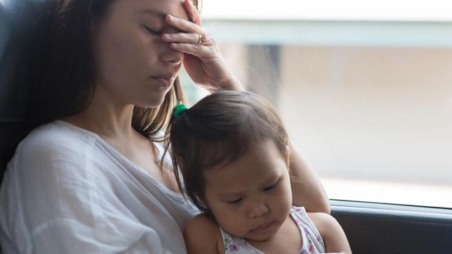 Mom Guilt, Kenapa Bunda Sering Merasa Bersalah? Ini Kata Pakar