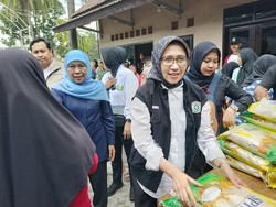 Ratusan Warga Serbu Pasar Murah yang Digelar Pemprov Jatim di Lumajang
