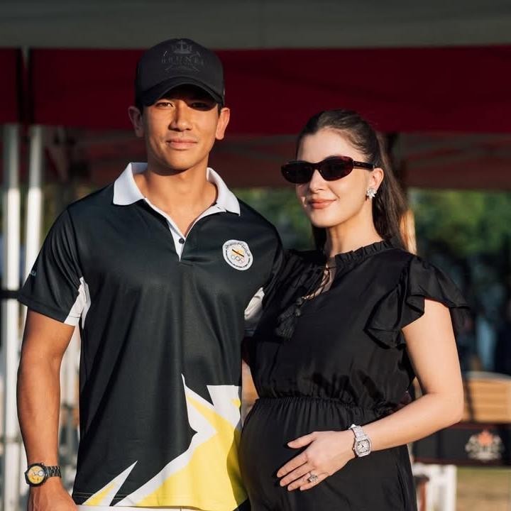 <p>Meski tim polo Brunei kalah di final,&nbsp;kehadiran Anisha&nbsp;di pertandingan polo SEA Games&nbsp;cukup mencuri perhatian publik, terutama dunia media sosial. Pasalnya, ini menjadi kali pertama Pangeran Mateen mem-<em>posting</em> foto sang istri yang tengah hamil besar. Beberapa netizen meninggalkan komentar soal baby bump Anisha yang tereskpos ke publik. "Aduhh<em> baby bump</em>," tulis akun @az***. "<em>Cute Princess baby bump</em>," ungkap @eu***. (Foto: Instagram @tmski)</p>