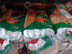 Parah! Pegawai Supermarket Diduga Letakkan Rokok Menyala di Atas Roti