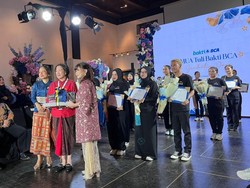 Bakti BCA Bekali MUA Tuli Sertifikasi & Kompetensi Tata Rias Profesional