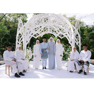 Bawa Anak Masing-masing, 7 Potret Erra Fazira Eks Engku Emran Menikah Lagi dengan Ezwan Zain