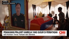 VIDEO: Pemakaman Prajurit Kamboja Yang Gugur di Perbatasan