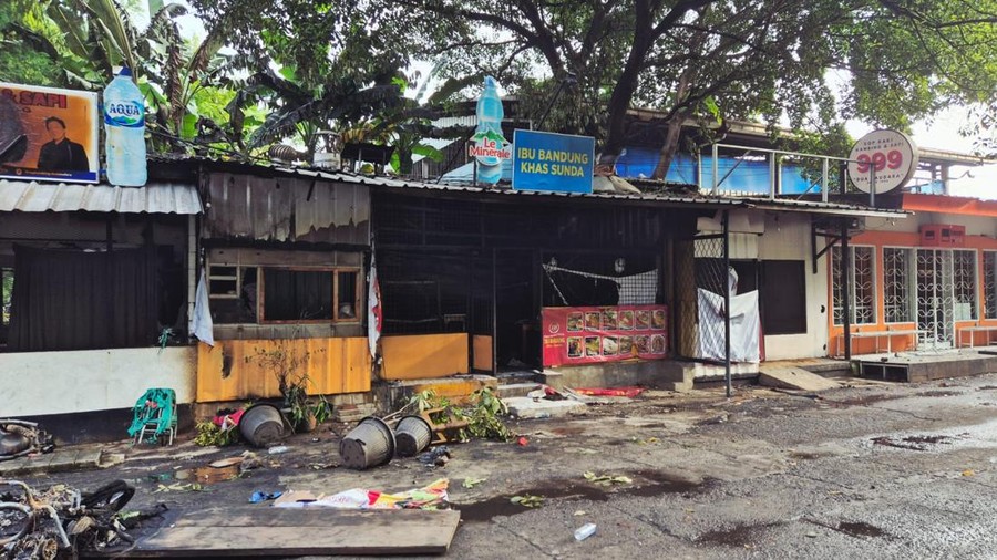 Potret Warung Makan Dibakar di Kalibata, Buntut Ricuh 'Matel'