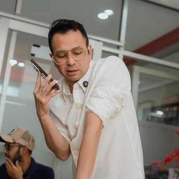 Warga Panik Berlarian Saat Helikopter Raffi Ahmad Nyaris Jatuh ke Sawah