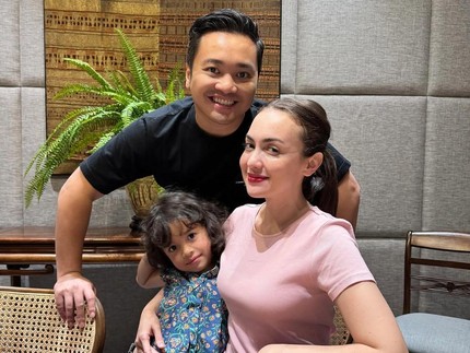 Rianti Cartwright Kenang Sempat Pasrah Tak Kunjung Hamil Namun Tersadar saat Suami Kena Musibah