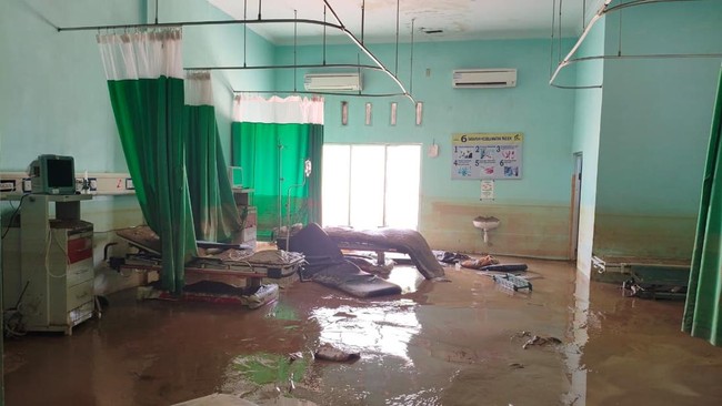 Berdasarkan data dari Pusat Krisis Kesehatan, total 43 puskesmas belum beroperasi karena terdampak bencana banjir Sumatra. Ada 39 di Aceh, dan empat di Sumut.