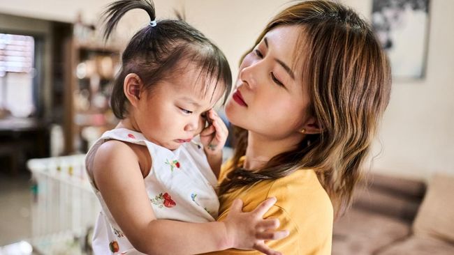 Stop Bilang "Kita Tak Mampu Beli Itu," Begini Cara Membuat Anak Cerdas Finansial