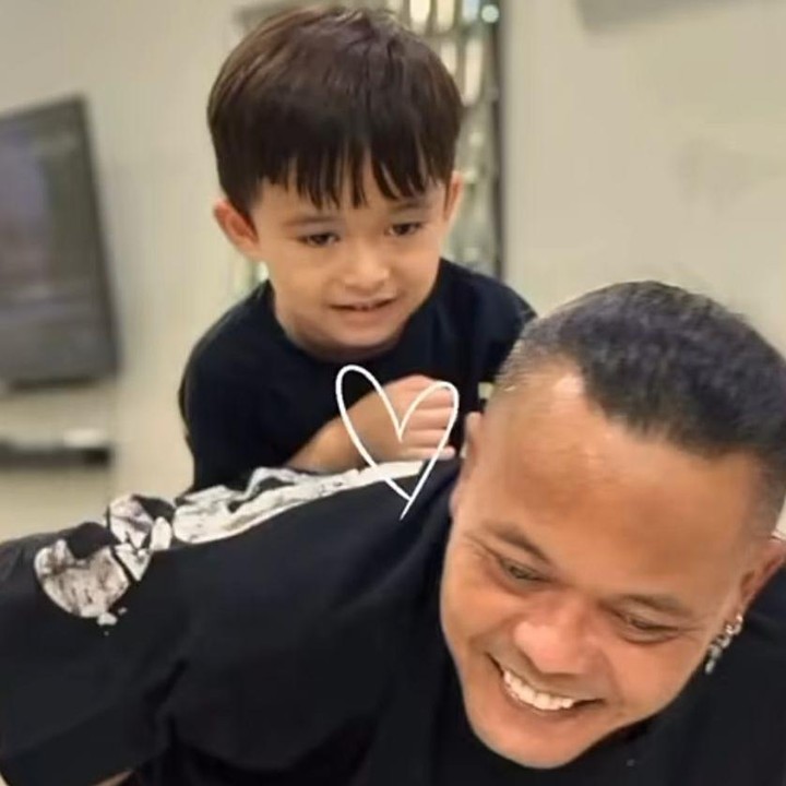 <p>Sementara itu, Sule juga merayakan ulang tahun sang putra dengan membuat sebuah video yang berupa kumpulan momen manis bersama Adzam. Postingan ini dibagikan di akun Instagram-nya.&nbsp;(Foto: Instagram @ferdinan_sule)</p>