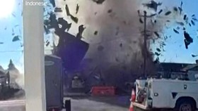 Penampakan Ledakan Besar di California Hancurkan Tiga Bangunan