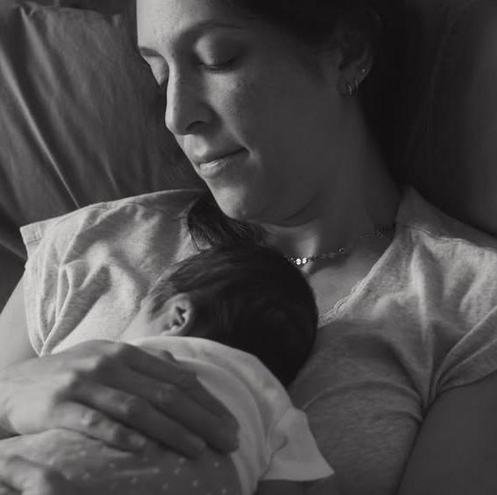 <p>Kabar bahagia datang dari aktor Yoshi Sudarso. Istri Yoshi, Sarah Garcia, baru saja melahirkan anak ketiga berjenis kelamin perempuan. Kabar bahagia ini dibagikan Yoshi dalam unggahan di Instagram miliknya pada Rabu (10/12/25). (Foto: Instagram @yoshi_sudarso)</p>