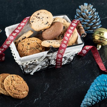 BeauPicks: 5 Rekomendasi Hampers Kue Natal Terbaik untuk Orang Terkasih