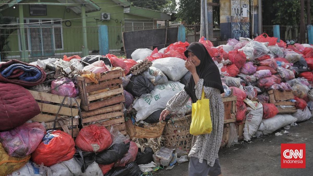 Karut Marut Sampah di Tangsel Ganggu Mata Pencaharian Warga
