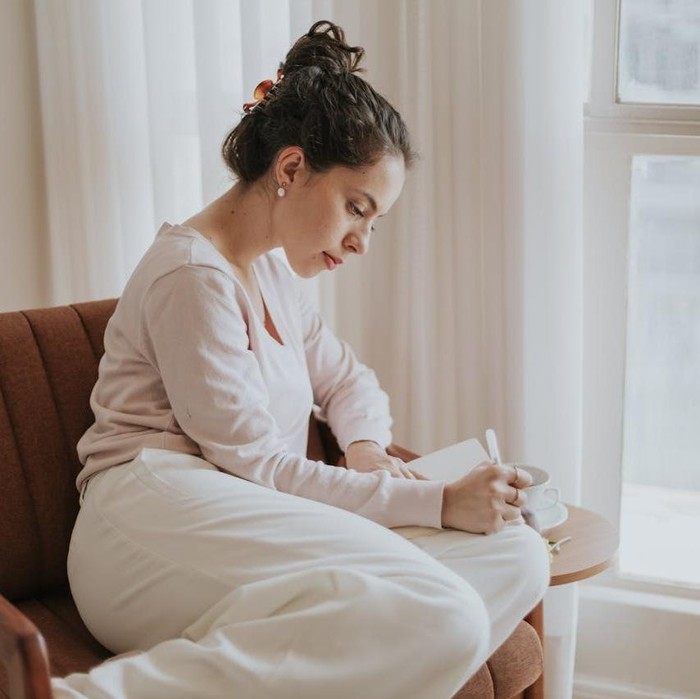 Virgo adalah zodiak yang paling teratur, teliti, dan disiplin. Mampu menyusun rutinitas baru dengan disiplin tinggi.