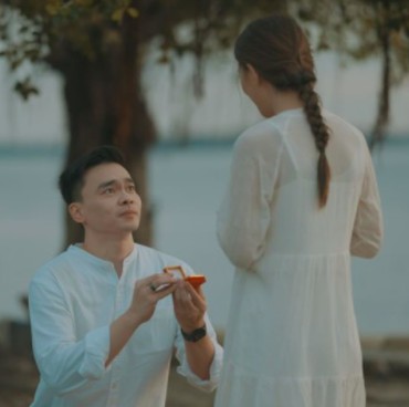 Dua Tahun Pacaran, Eveline Tan Akhirnya Dilamar Ivan Kabul