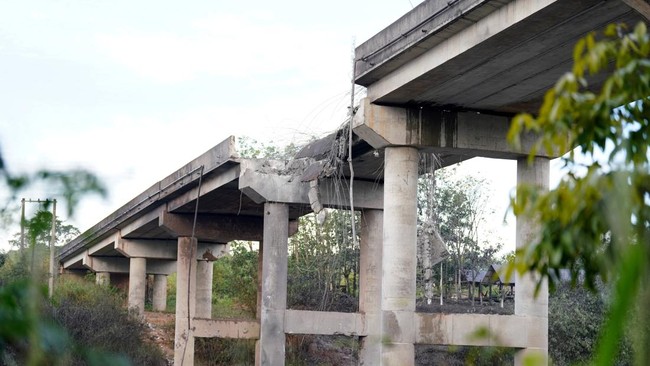 Kamboja sebut Thailand terus mengebom wilayahnya beberapa jam setelah Presiden AS Donald Trump serukan gencatan senjata.