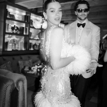 Umumkan Kehamilan, Josh Allen dan Hailee Steinfeld Bersiap Sambut Anak Pertama