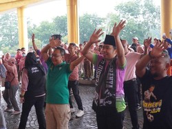 Gus Fawait Ngantor di Tempurejo, Cek Pelayanan Masyarakat-Terima Masukan