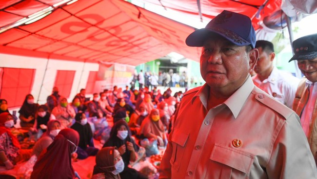 Presiden Prabowo Subianto mengingatkan para pejabat agar tak menjadikan bencana sebagai tempat wisata untuk berfoto-foto atau pamer kehadiran.