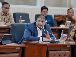 Anggota DPR Rajiv Minta Evaluasi Total Izin Wisata-Tambang di Bandung Raya