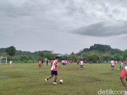 Evan Dimas-Ratu Tisha Ramaikan Festival Sepakbola Rakyat di Labuan Bajo