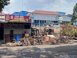 Warung Steak di TMP Kalibata Hangus, Pemilik Tuntut Keadilan