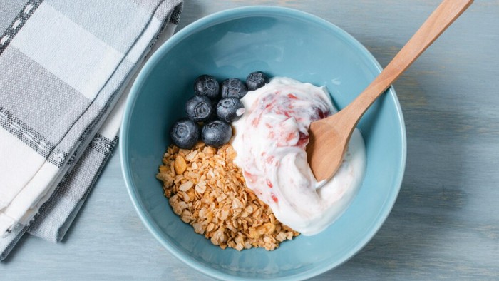 5 Makanan yang Baik dan Tidak Baik Dikonsumsi dengan Yogurt, Bolehkah Dicampur Nasi?
