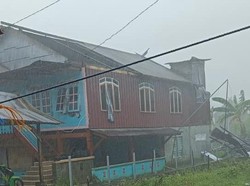 10 Rumah di Desa Pancana Barru Rusak Diterjang Angin Puting Beliung