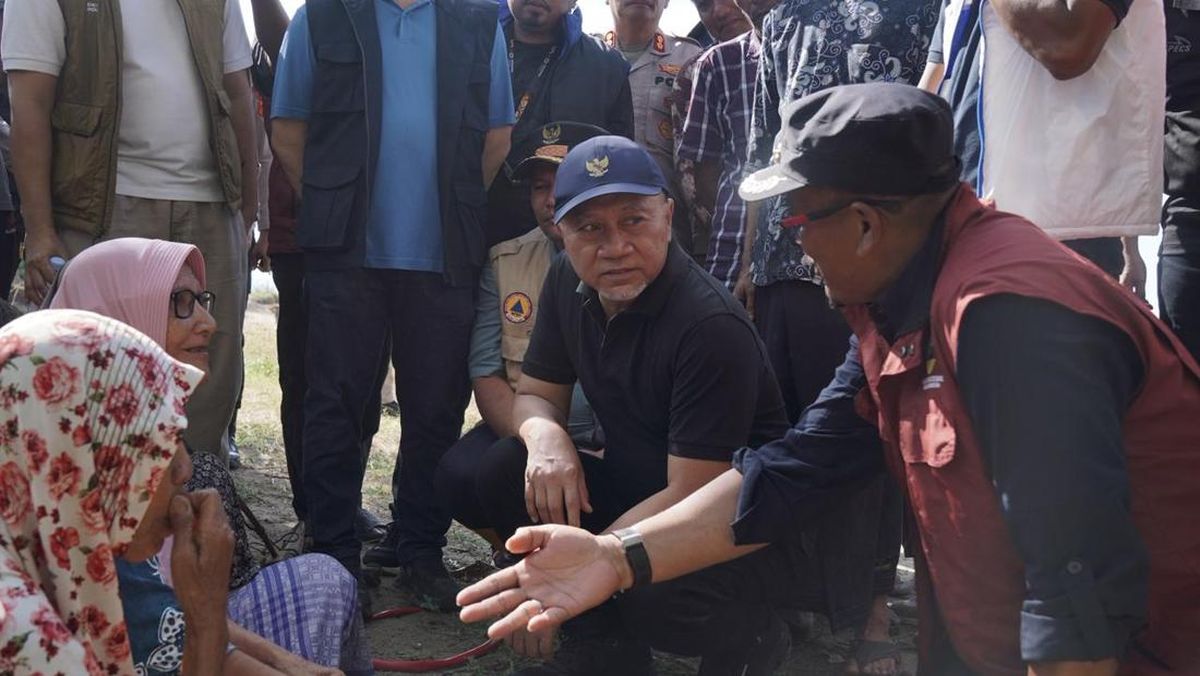 Menko Zulhas Susuri Pesisir Aceh Utara di Hari Kedua Kunker