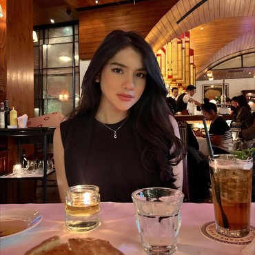 Ngobrol Bisik-bisik dengan Ajudan Eks Menpora, Davina Karamoy Makin Dicurigai