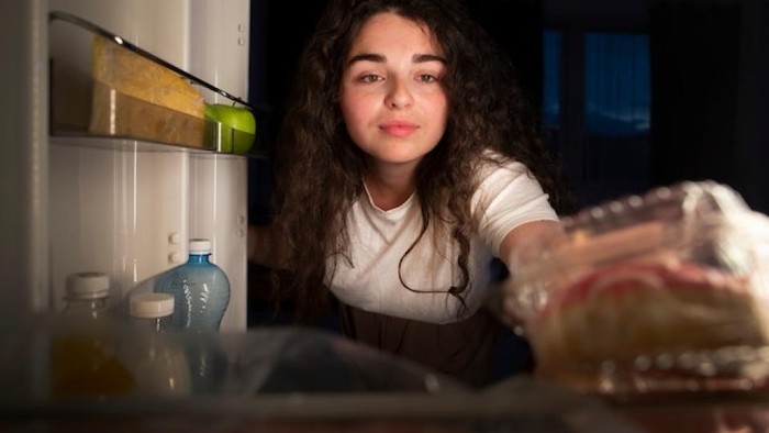 3 Makanan di Dapur yang Diam-Diam Bikin Pola Tidur Berantakan